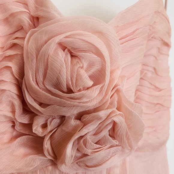 Amsale powder pink silk crinkle chiffon strapless dress with rosette detail. 4 - Picture 5 of 8